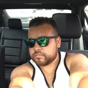 Meet your Posher, Victor manuel